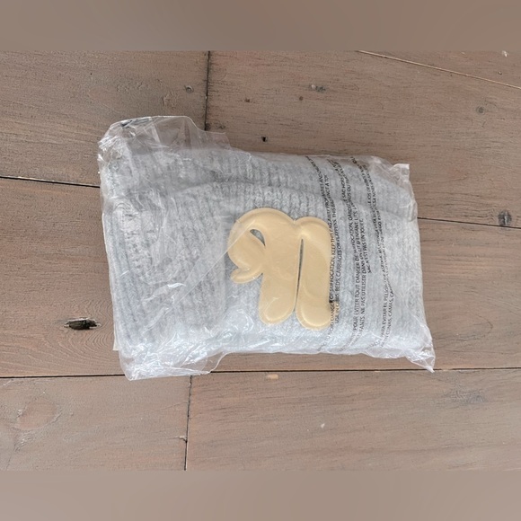 Nanushka Higgins beanie in grey melange NWT - Picture 3 of 3